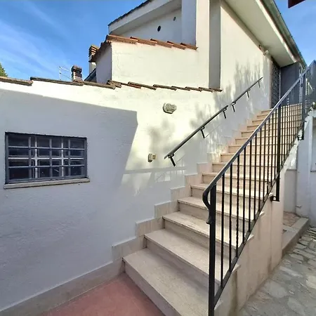 Apartment La Casa Di Mary Anguillara Sabazia-lago,relax E Roma A Portata Di Treno