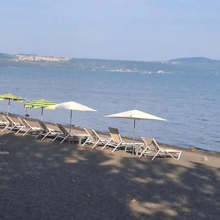 Apartment La Casa Di Mary Anguillara Sabazia-lago,relax E Roma A Portata Di Treno
